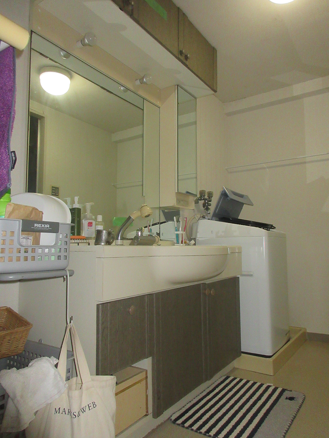 施工前の洗面台