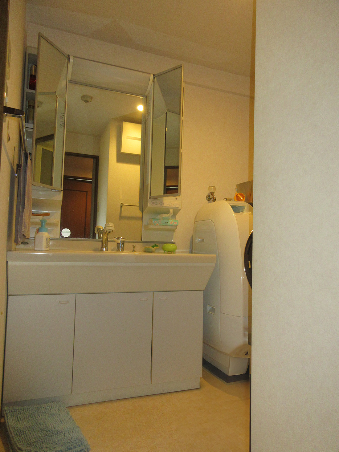 施工前の洗面台