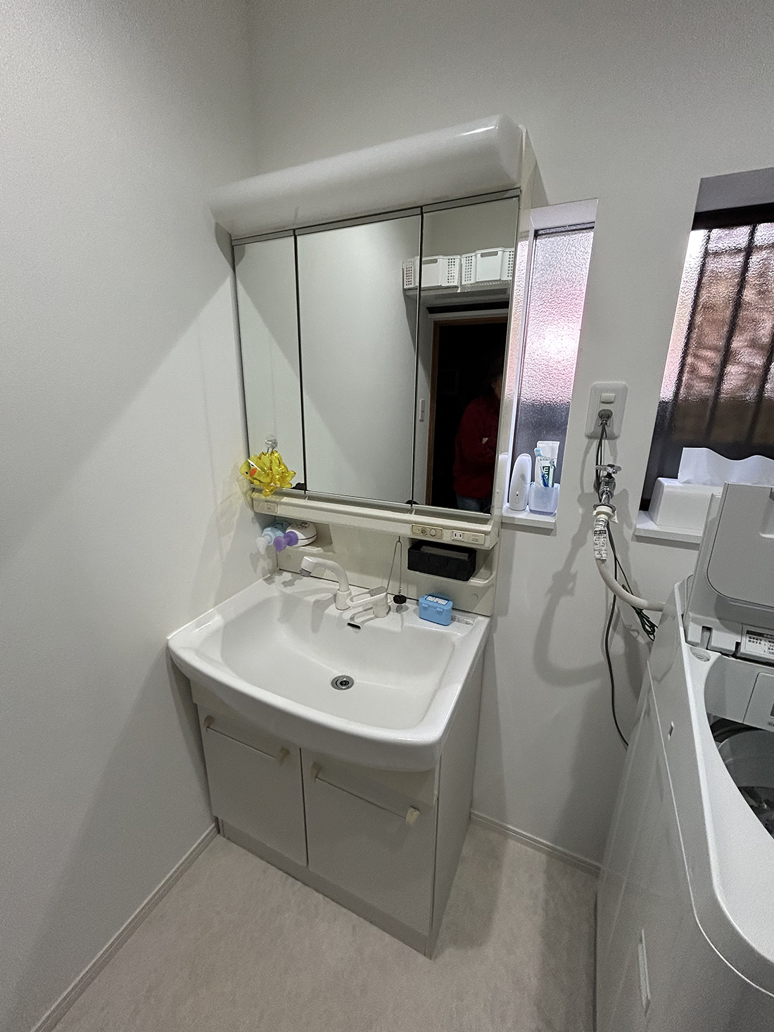 施工前の洗面台