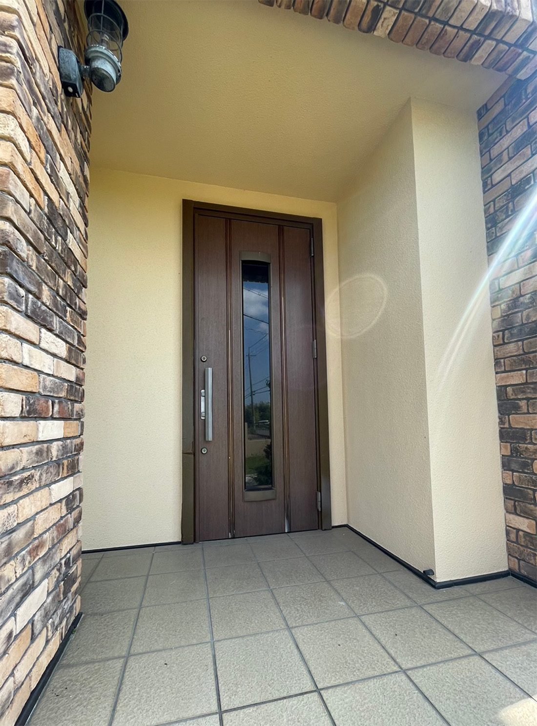 施工前の玄関ドア